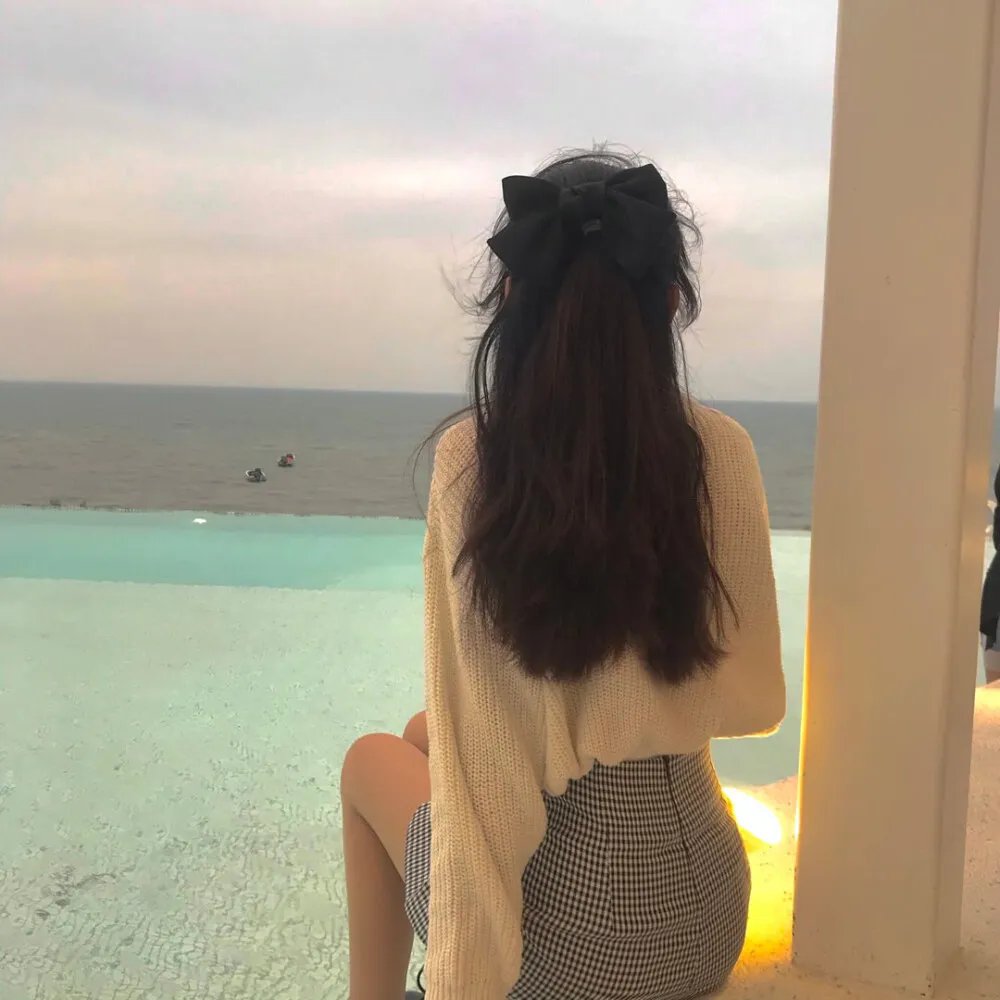 血色海湾背后